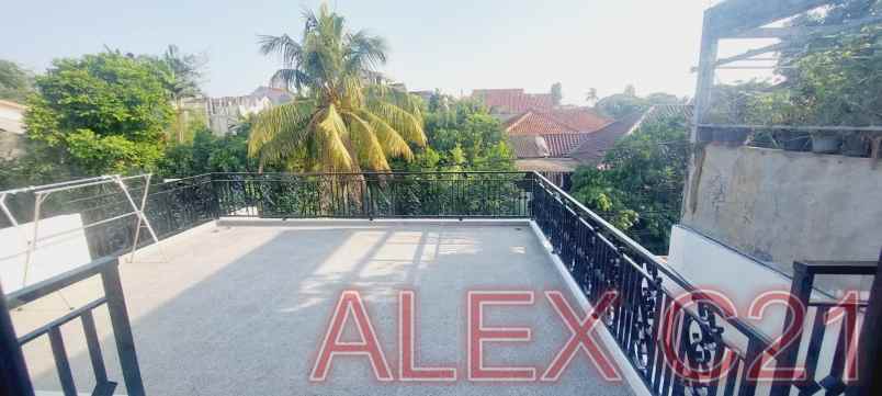 dijual cepat b u rumah baru mewah