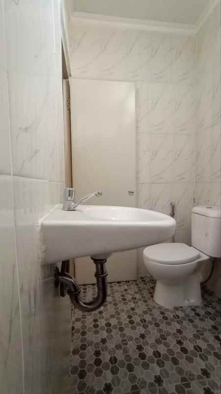 dijual cepat rumah 2 lantai dekat harapan indah bekasi