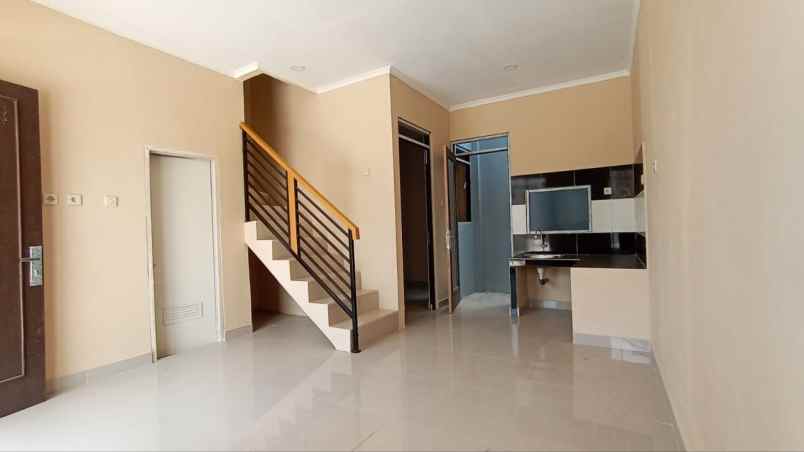 dijual cepat rumah 2 lantai dekat harapan indah bekasi