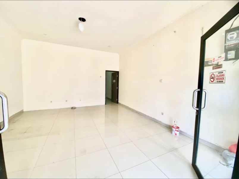 dijual disewakan ruko di cempaka putih ada 2unit