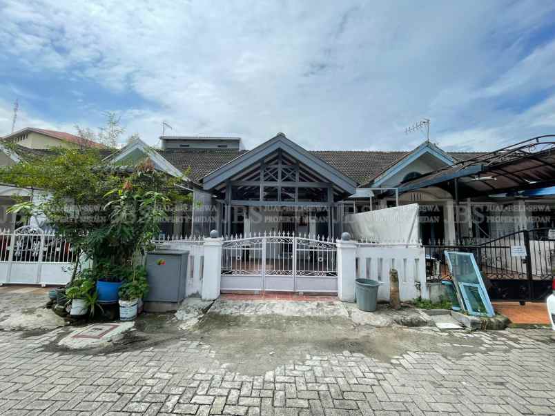 dijual disewakan rumah di komplek cemara hijau medan