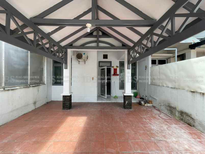 dijual disewakan rumah di komplek cemara hijau medan