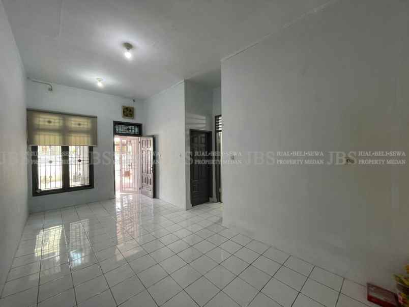 dijual disewakan rumah di komplek cemara hijau medan