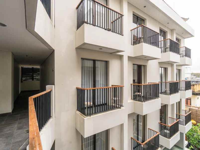 dijual hotel seminyak kec kuta kab