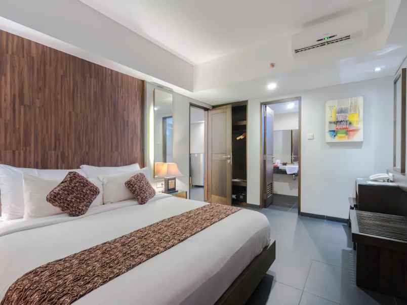 dijual hotel seminyak kec kuta kab