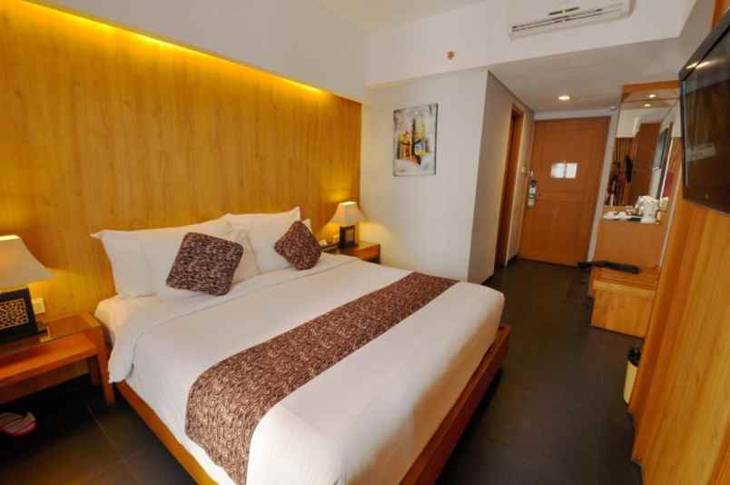 dijual hotel seminyak kec kuta kab