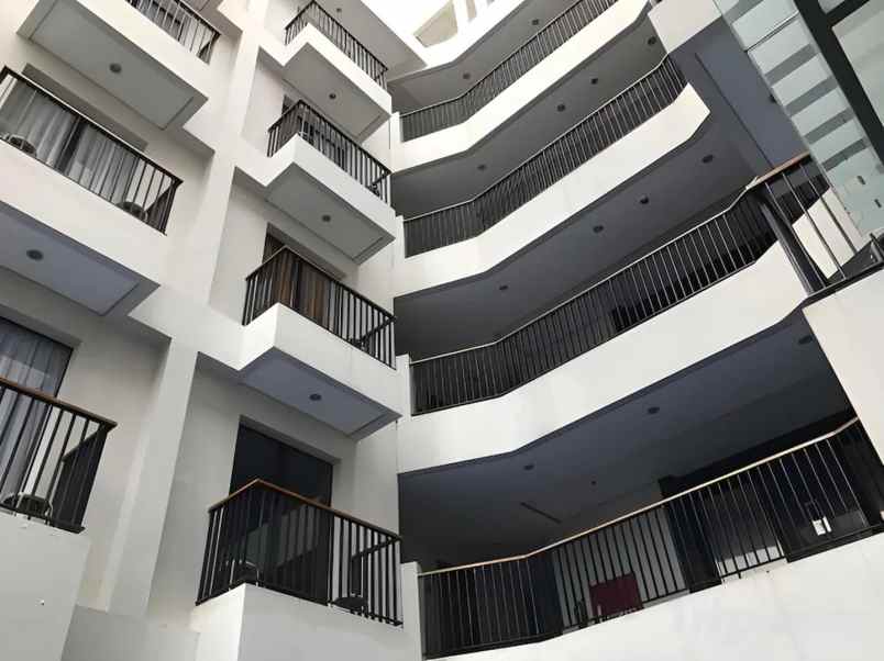 dijual hotel seminyak kec kuta kab