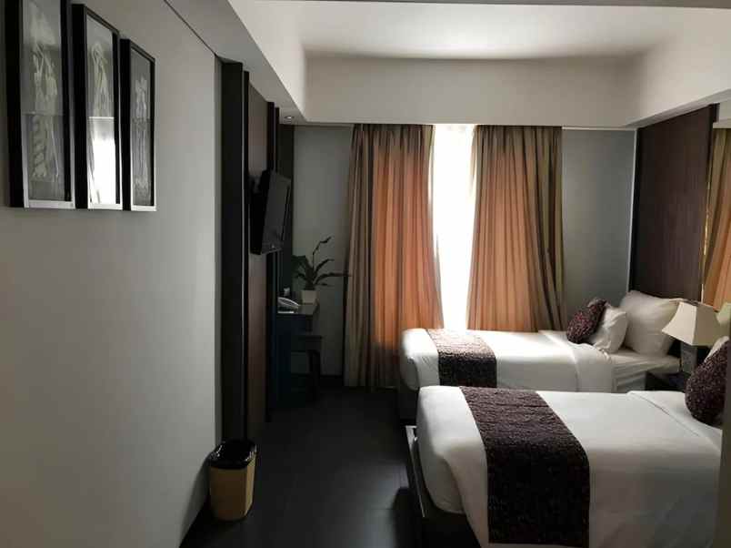 dijual hotel seminyak kec kuta kab