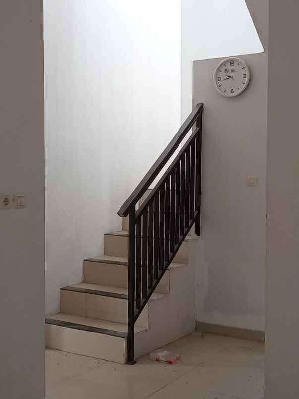 dijual kost jl jatihandap bandung