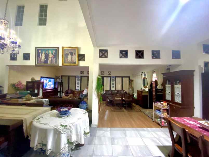 dijual kost jl tamansari persada