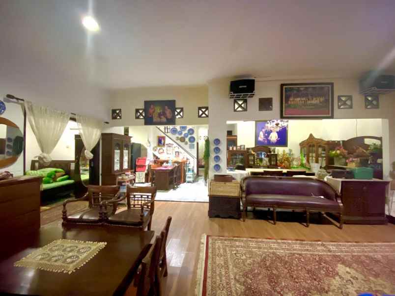 dijual kost jl tamansari persada