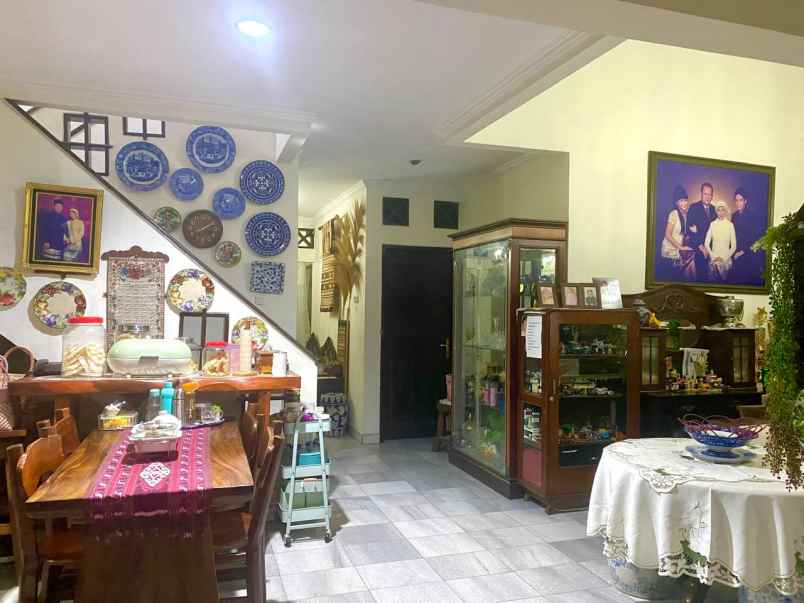 dijual kost jl tamansari persada