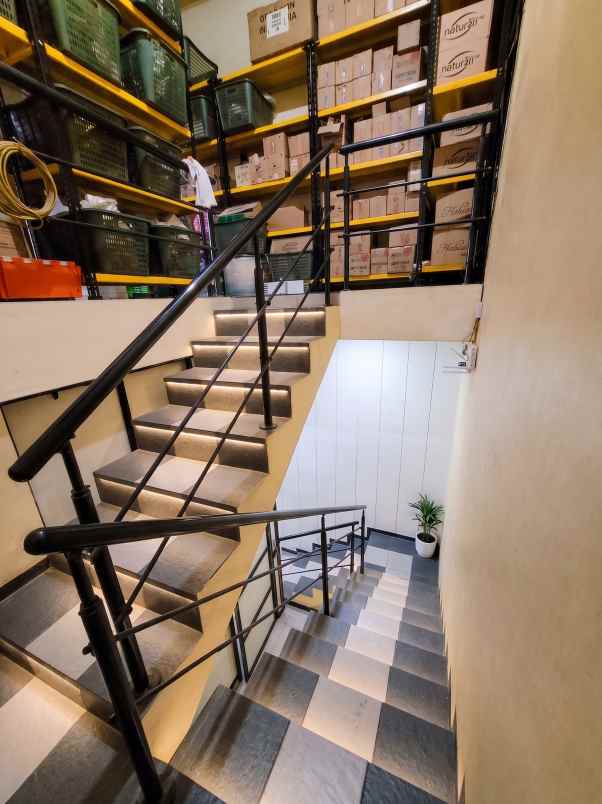 dijual ruko gudang kantor jl mars utara iii no 40b