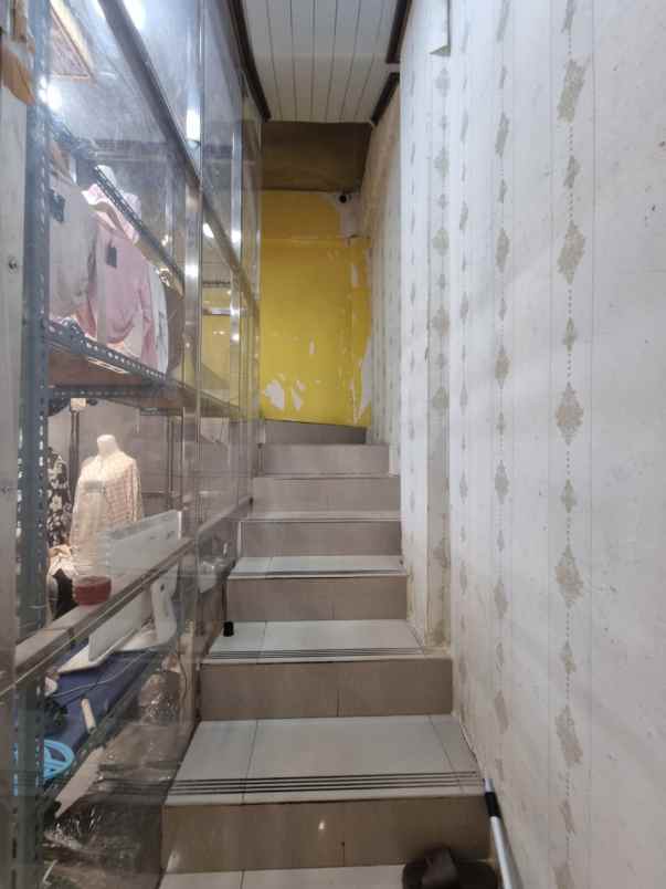 dijual ruko gudang kantor pasar tengah