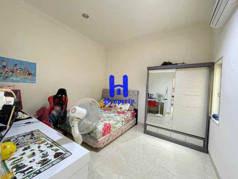dijual rumah 2 5 tingkat di komplek cemara hijau medan