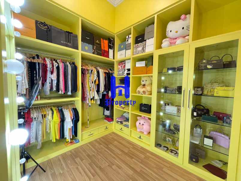 dijual rumah 2 5 tingkat di komplek cemara hijau medan