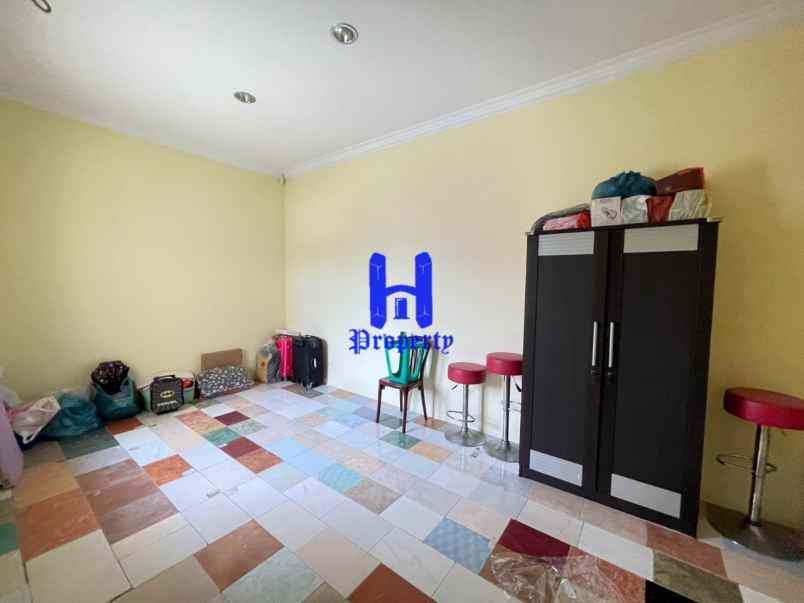 dijual rumah 2 5 tingkat di komplek cemara hijau medan