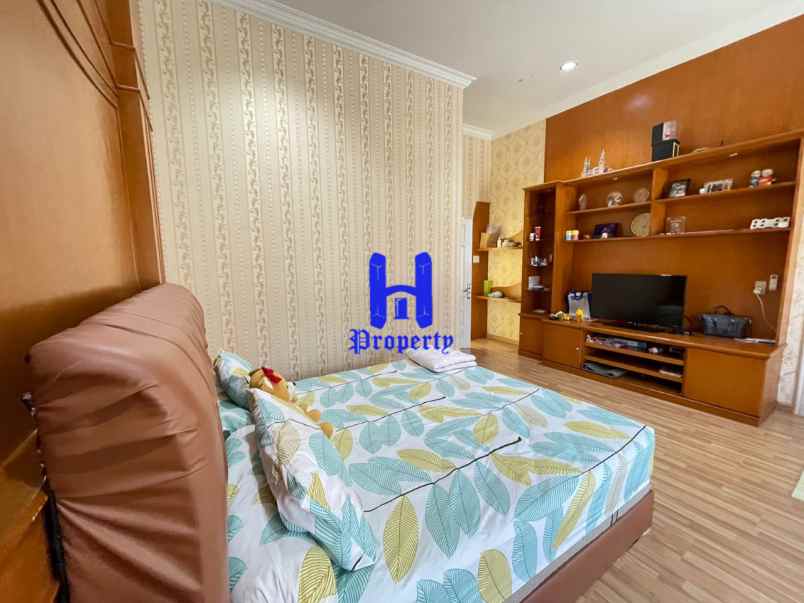 dijual rumah 2 5 tingkat di komplek cemara hijau medan