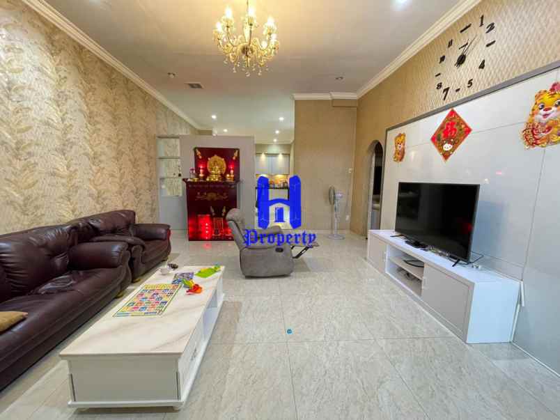 dijual rumah 2 5 tingkat di komplek cemara hijau medan