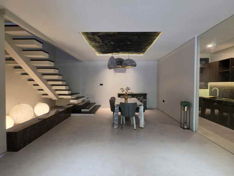 dijual rumah alam sutera feronia
