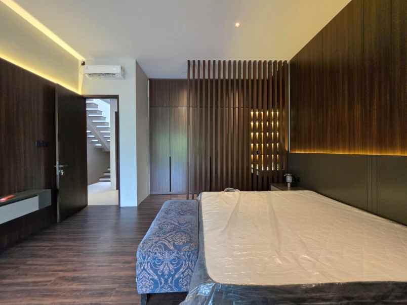 dijual rumah alam sutera feronia