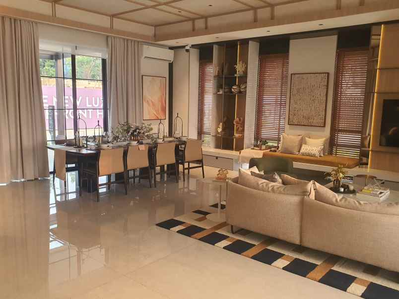 dijual rumah allegra casa de lago lippo