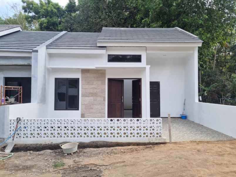 dijual rumah argomulyo