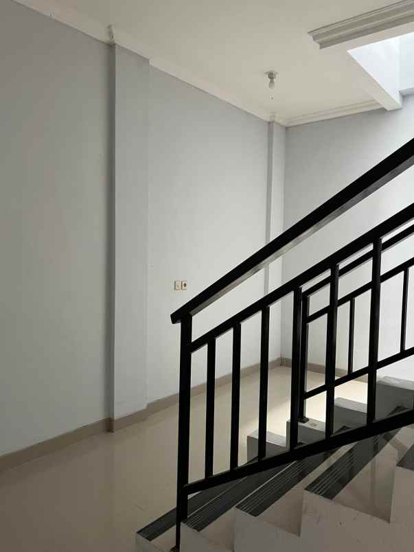 dijual rumah bagus siaphuni di harapan indah 1 bekasi