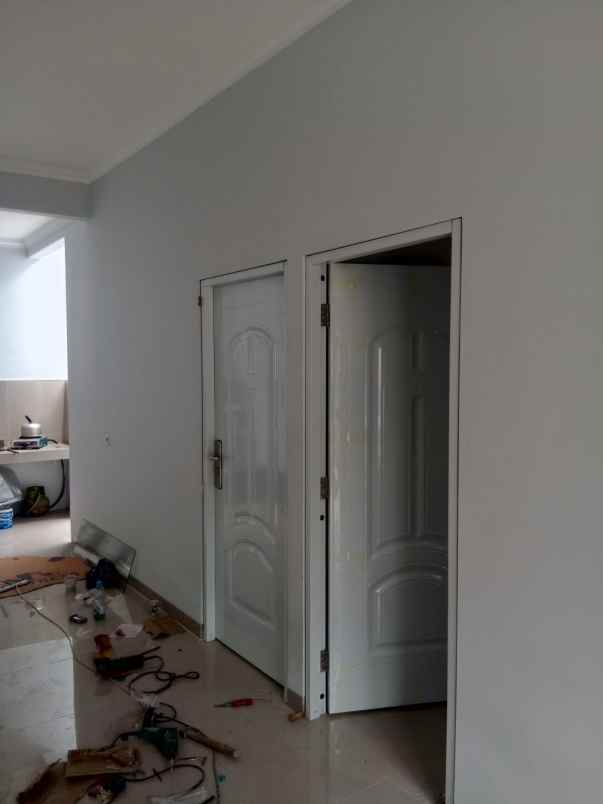 dijual rumah bagus strategis di perum maharaja depok