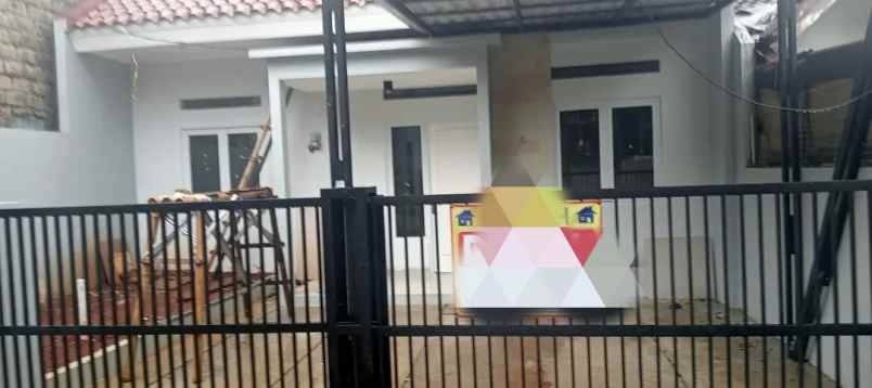 dijual rumah bagus strategis di perum maharaja depok