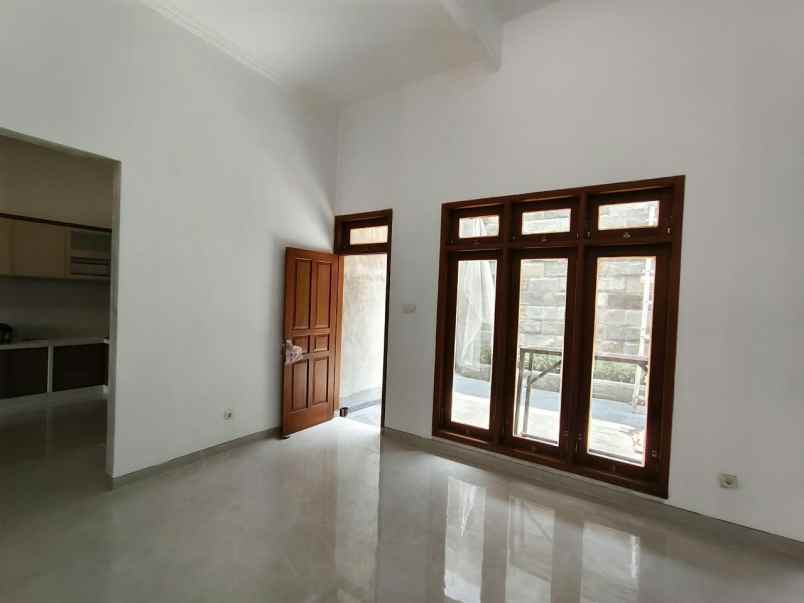 dijual rumah baru di sumber solo
