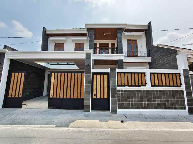 dijual rumah baru di sumber solo