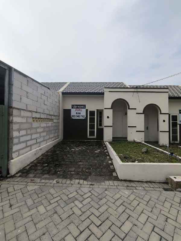 dijual rumah baru gress royal emran kedamean gresik