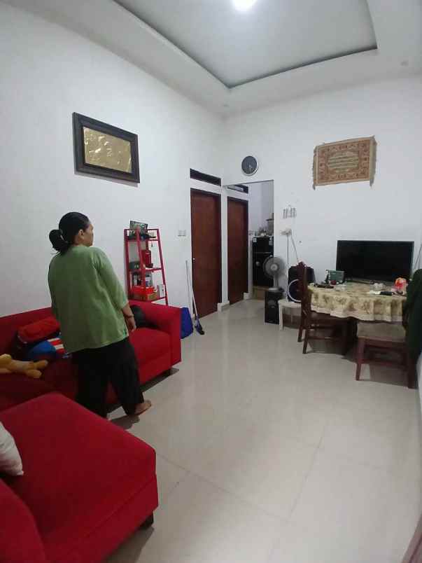 dijual rumah bedahan