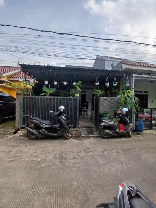 dijual rumah bedahan