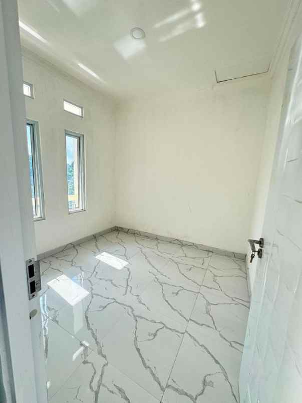 dijual rumah bedahan sawangan depok