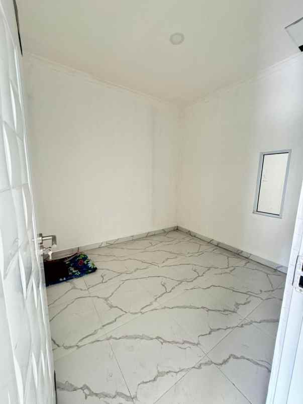 dijual rumah bedahan sawangan depok