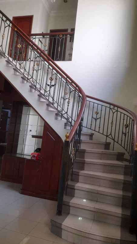 dijual rumah bendul merisi