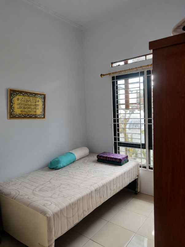 dijual rumah bintang metropole