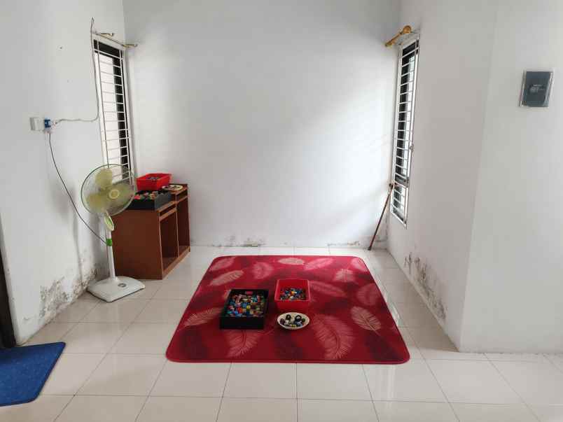 dijual rumah bintang metropole