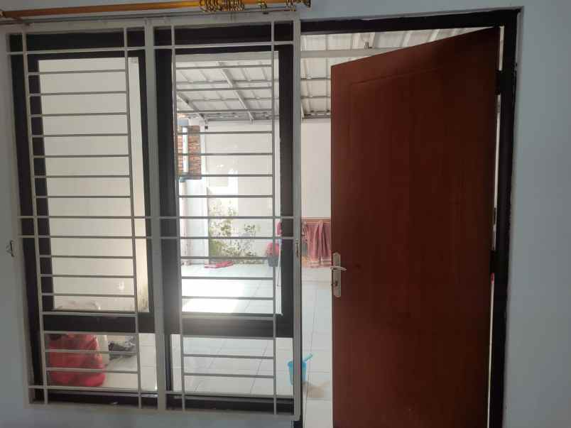 dijual rumah bintang metropole