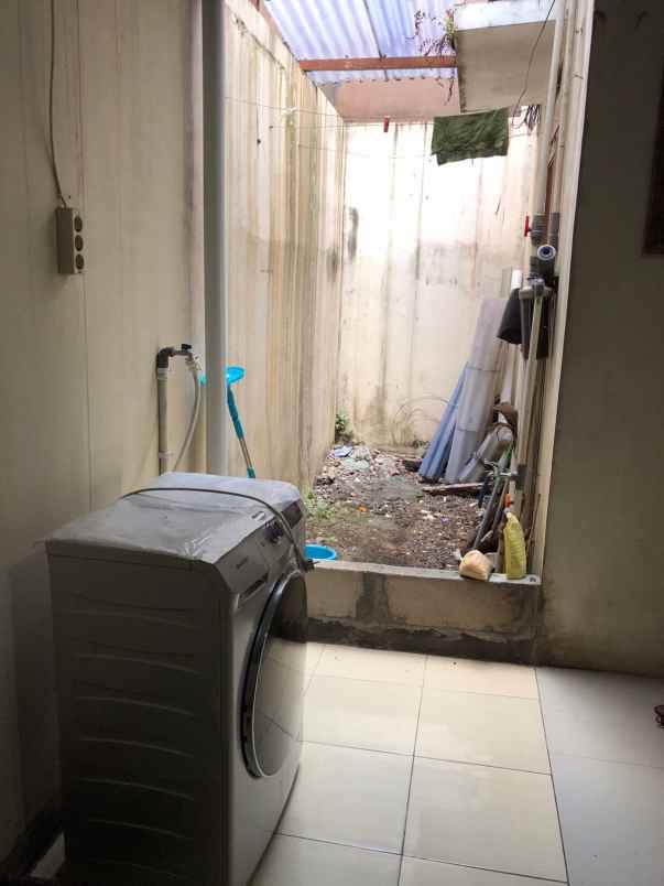 dijual rumah bkr regency