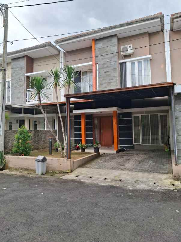 dijual rumah bkr regency