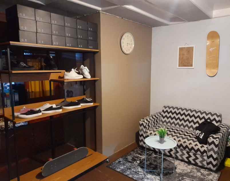 dijual rumah blok 3 jl mawar no 47 jl