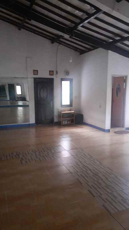 dijual rumah blok 3 jl mawar no 47 jl