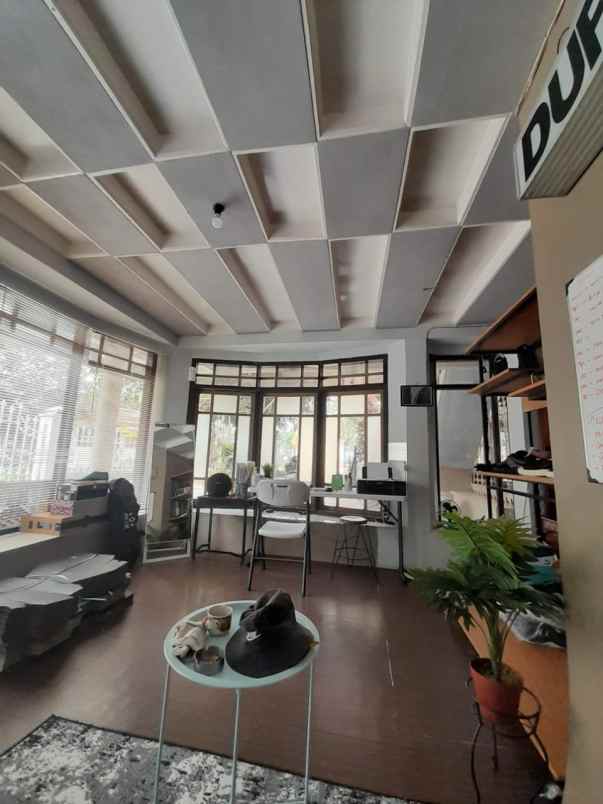 dijual rumah blok 3 jl mawar no 47 jl