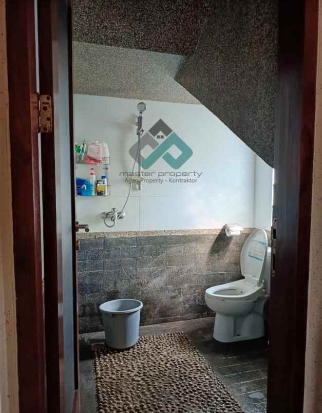 dijual rumah buahbatu