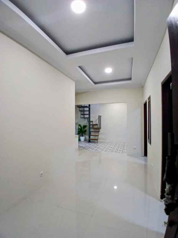 dijual rumah candi gebang