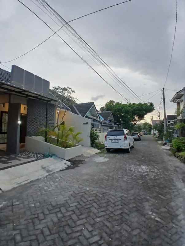 dijual rumah candi gebang