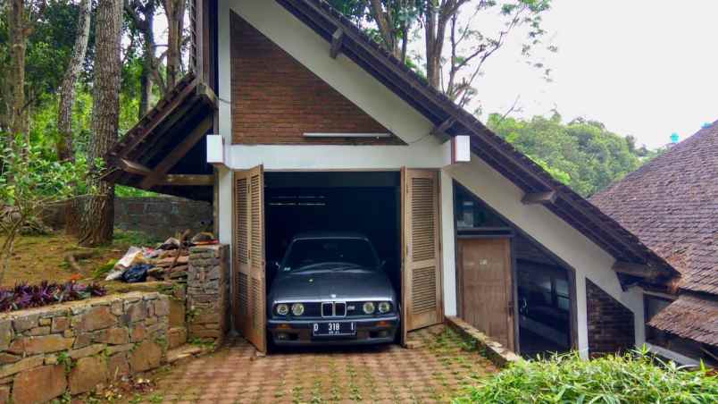 dijual rumah ciburial